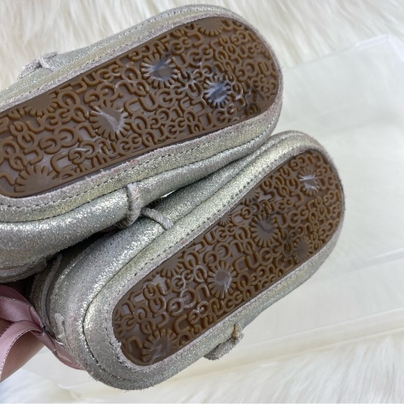 UGG WINTER BOOTS - Picture 5 of 9